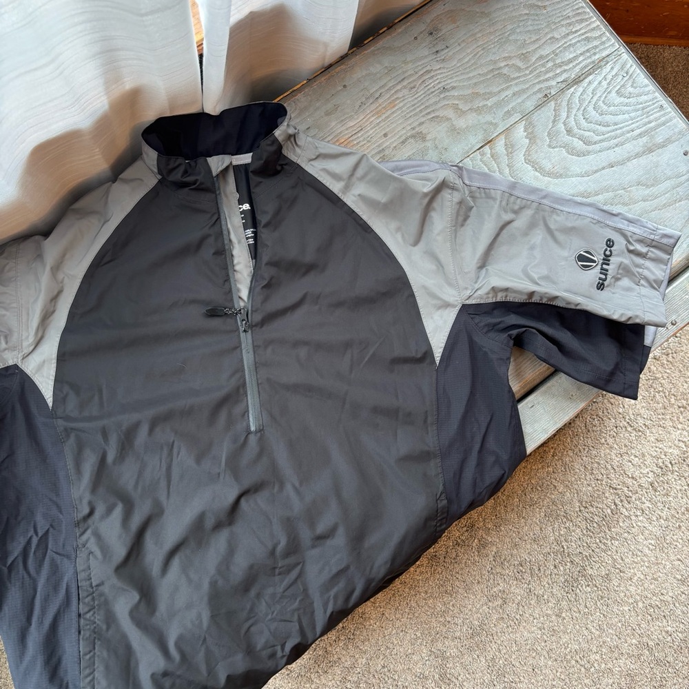 Sunice Black and Gray Quarter-Zip Typhoon jacket | size medium